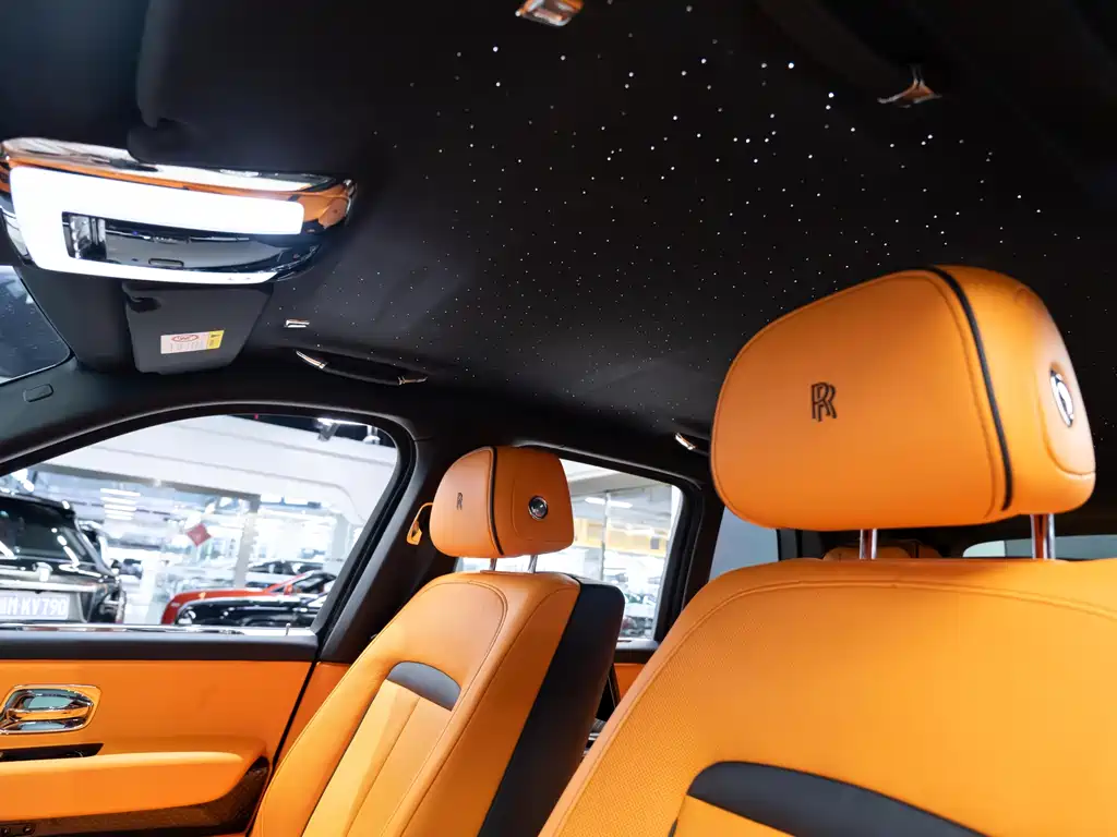 Rolls-Royce Cullinan 2018 мест