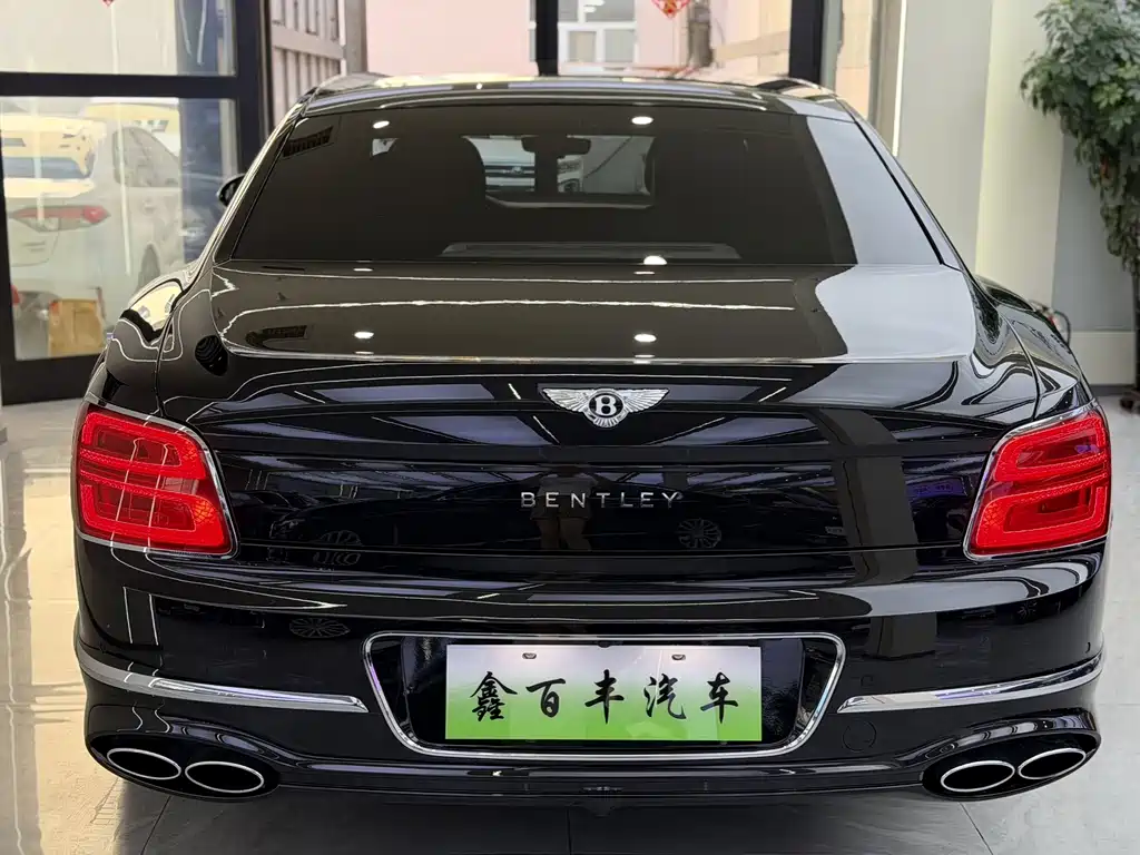 Bentley Flying Spur PHEV — миниатюра 8