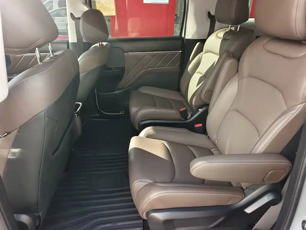 Wuling Xingguang 730 New Energy — миниатюра 6