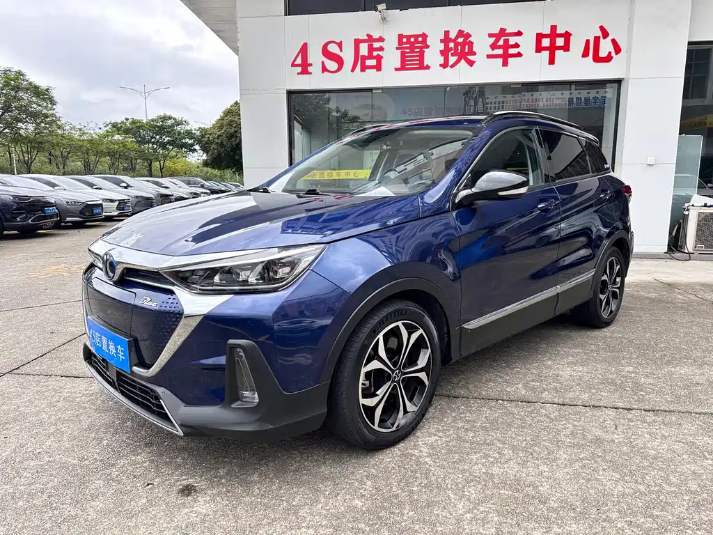 BAIC EX5