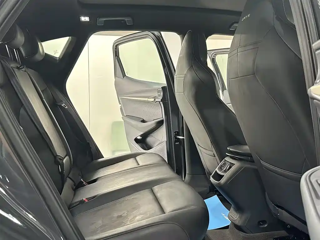 Volkswagen 06 2024 Ultra