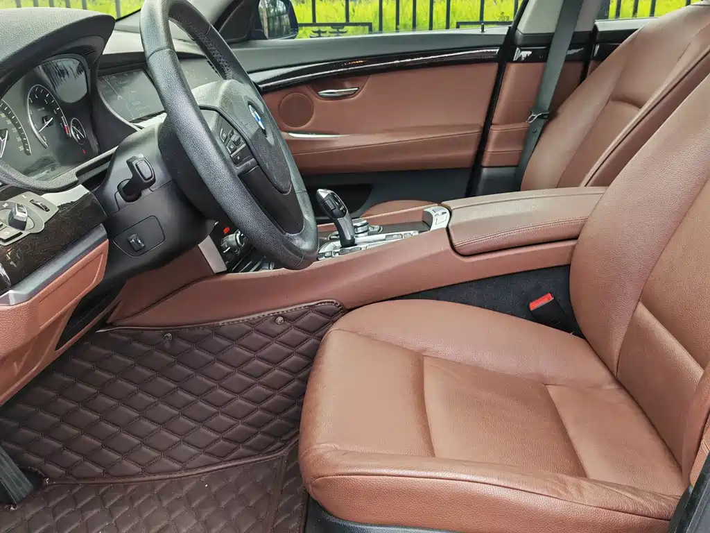BMW 5 Series GT — миниатюра 5