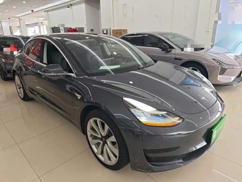 Tesla Model 3 — миниатюра 4