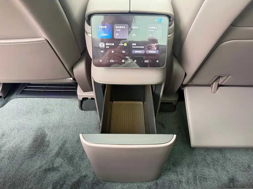 NIO ES8 2026 мест Executive Luxury