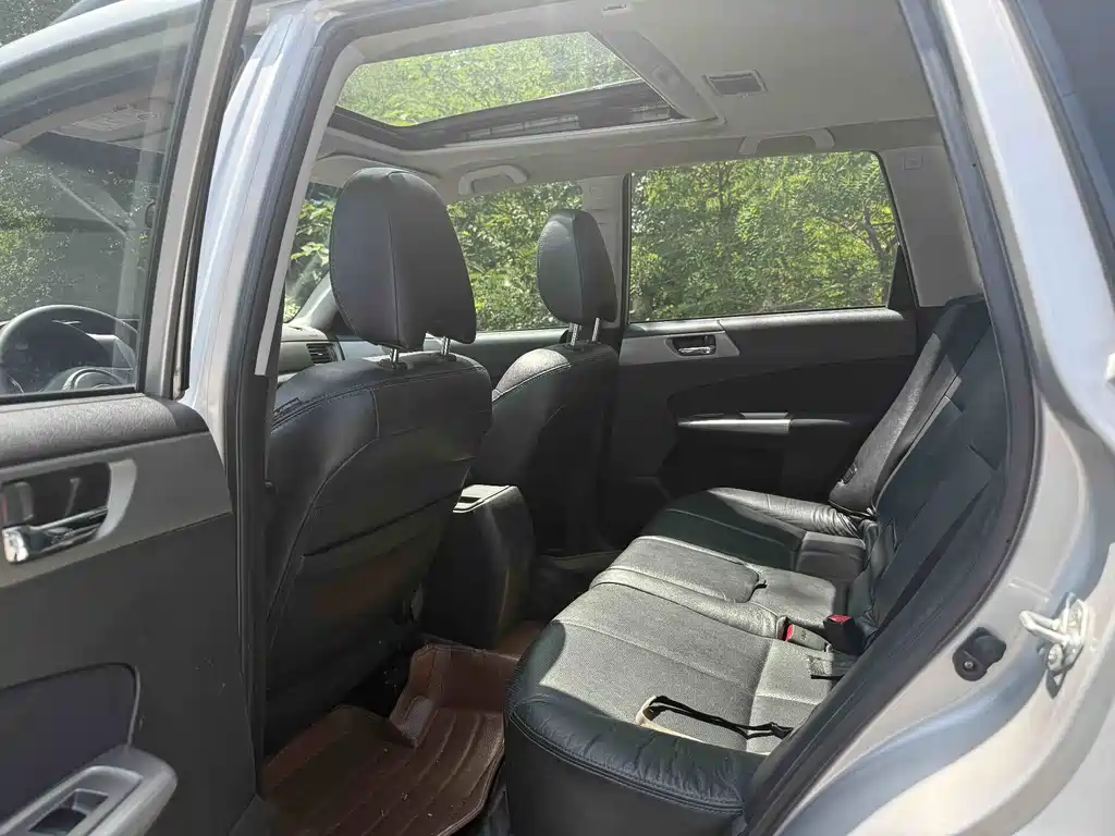 Subaru Forester 2010 2.0XS AT Luxury