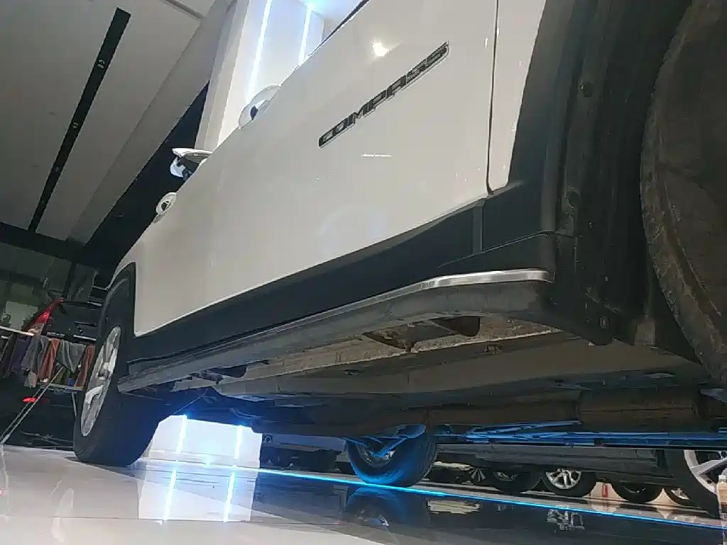 Jeep Compass — миниатюра 21