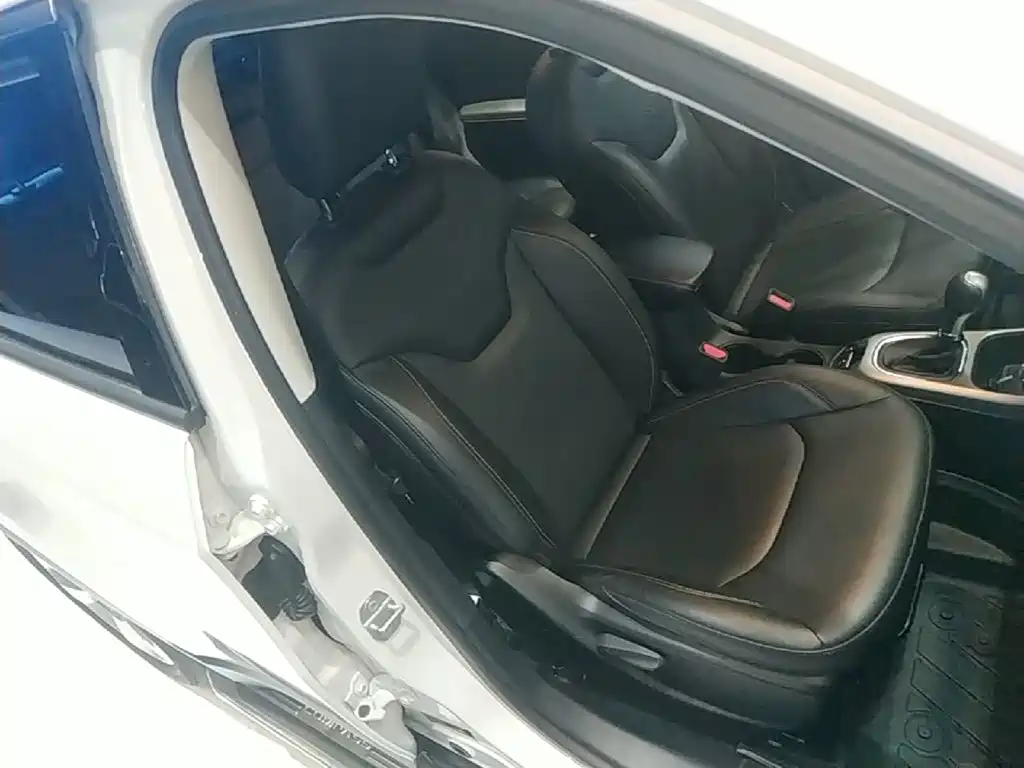 Jeep Compass — миниатюра 25