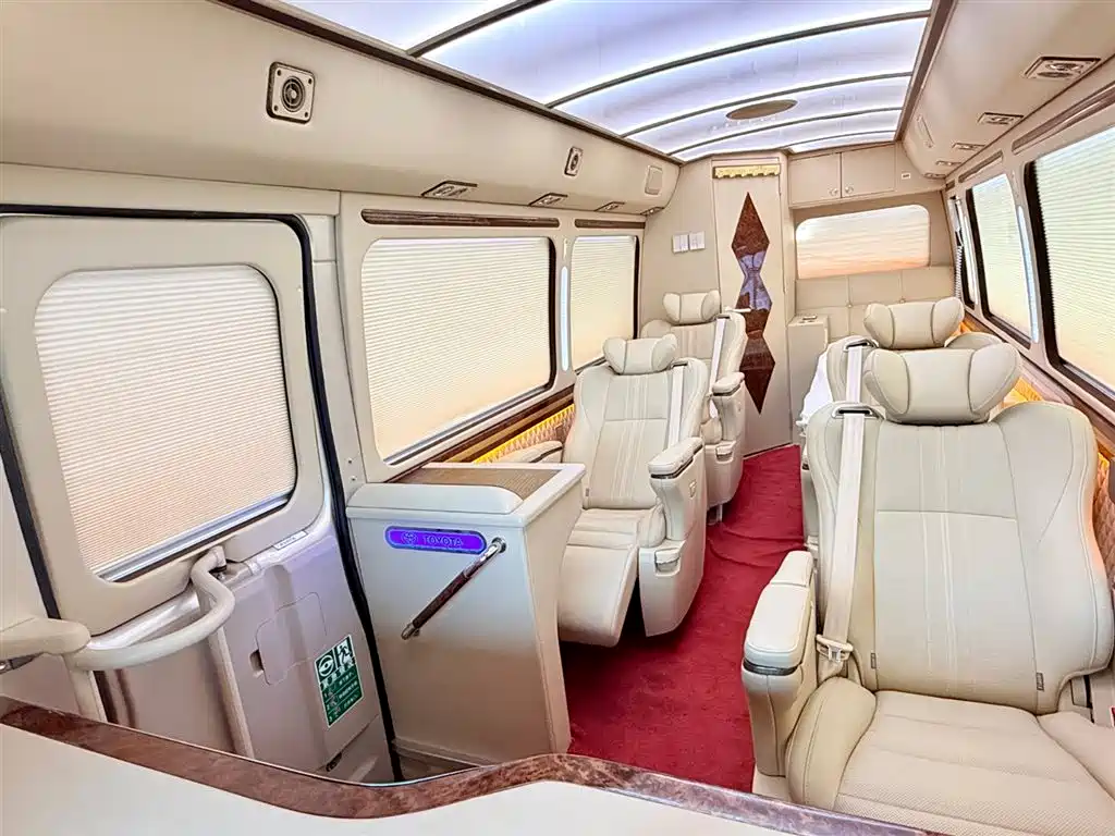 Toyota Coaster 2020 4.0L AT