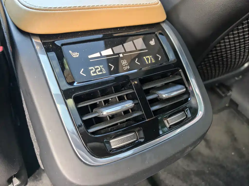 Volvo XC90 — миниатюра 13