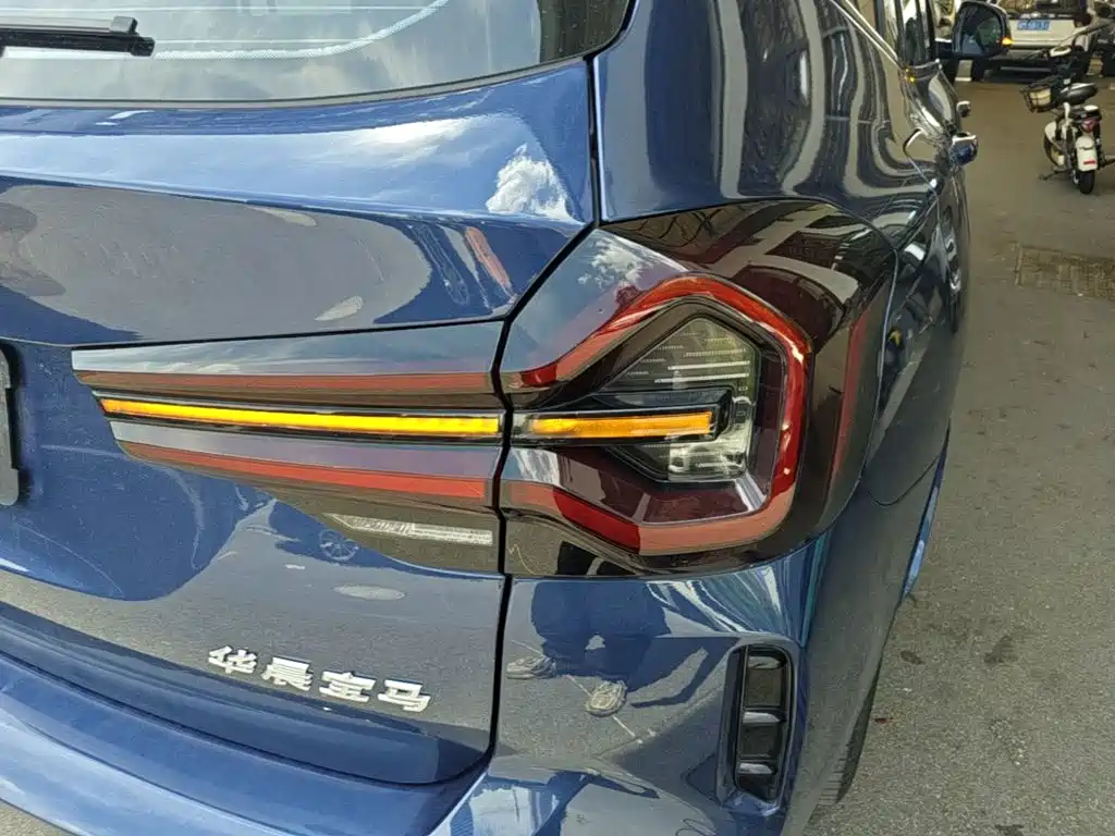 BMW iX3