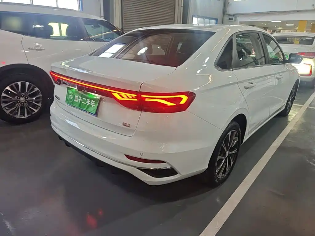 Geely Emgrand — миниатюра 7