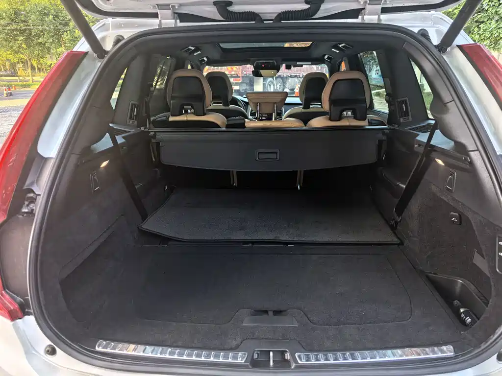 Volvo XC90 — миниатюра 17