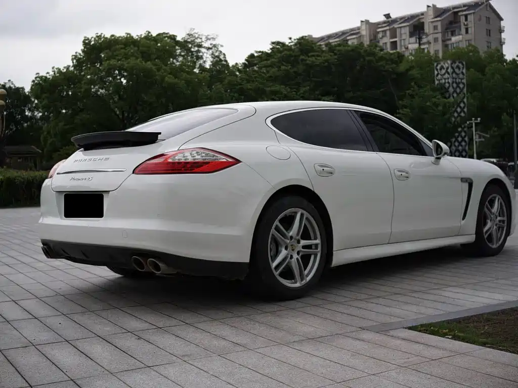 Porsche Panamera 2010 Panamera S 4.8L