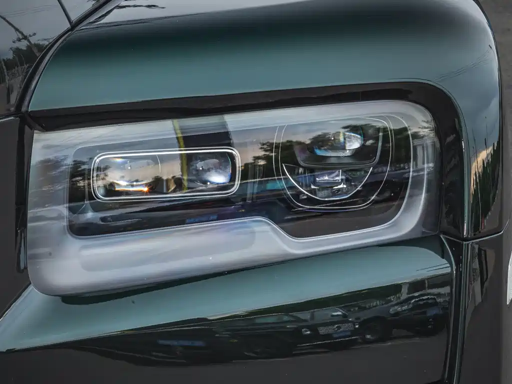 Rolls-Royce Cullinan 2018 мест