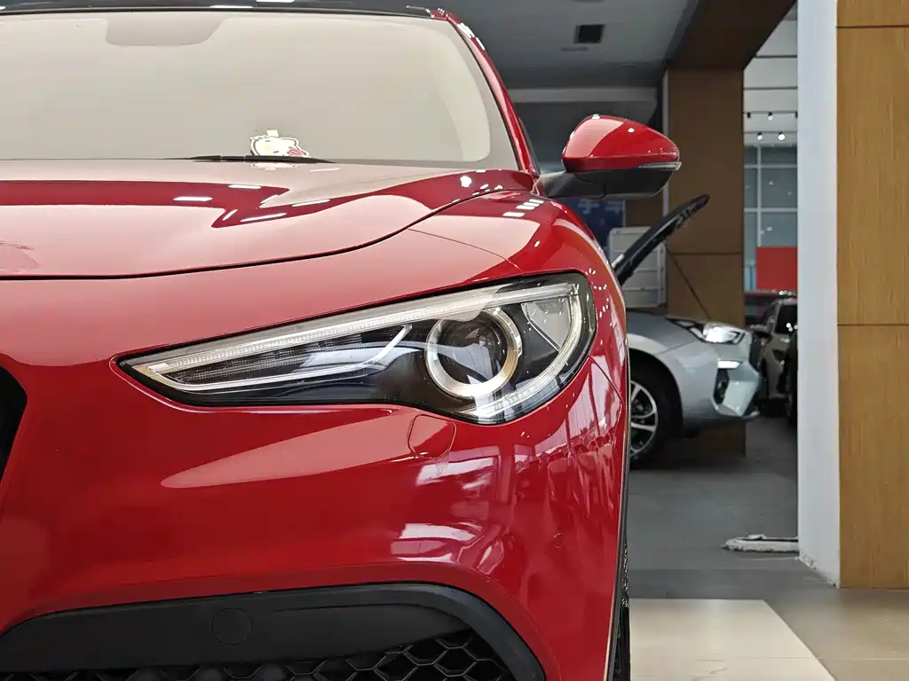 Alfa Romeo Stelvio 2017 2.0T 200HP Elite