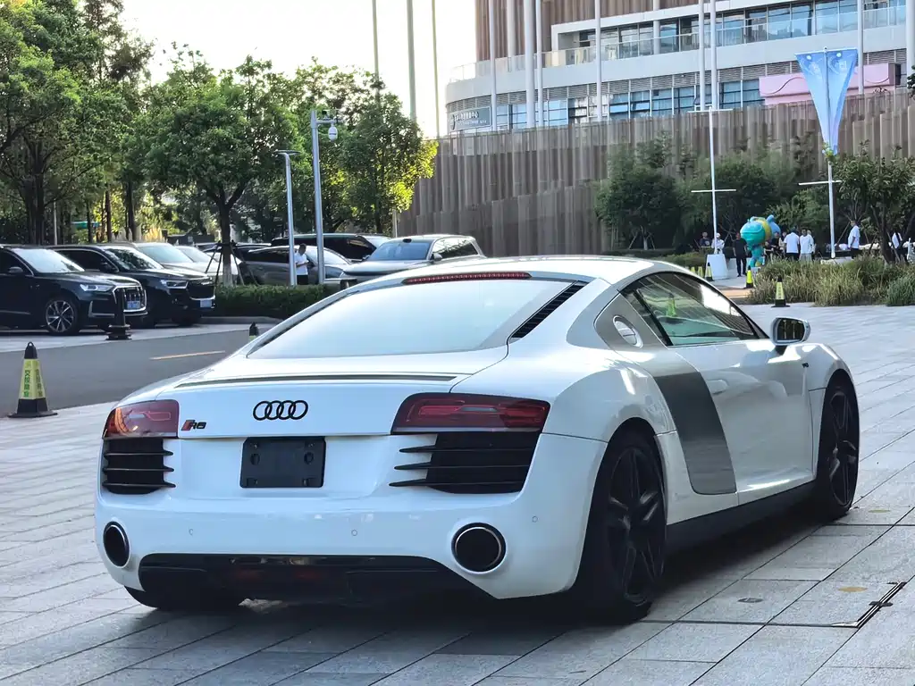 Audi R8 — миниатюра 6