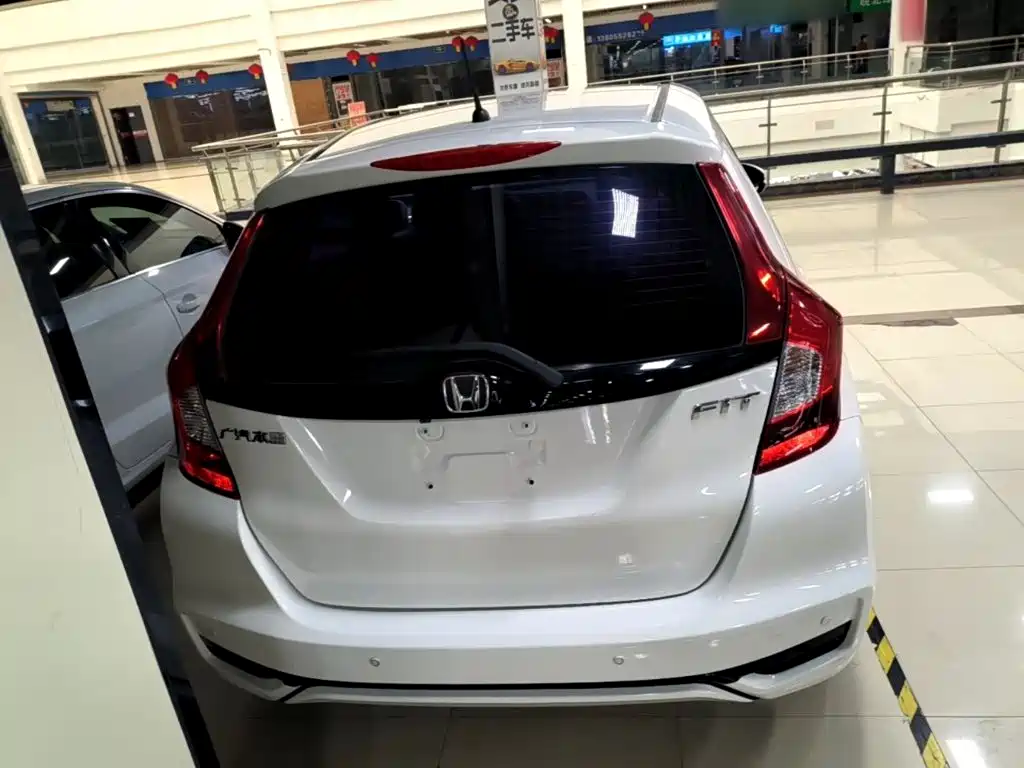 Honda Fit — миниатюра 6