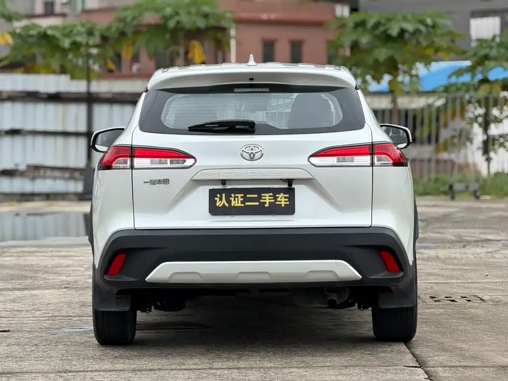 Toyota Corolla Cross — миниатюра 19