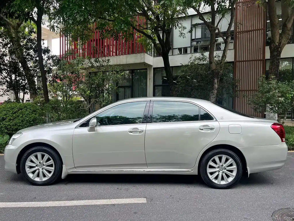 Toyota Crown 2010 2.5L Royal