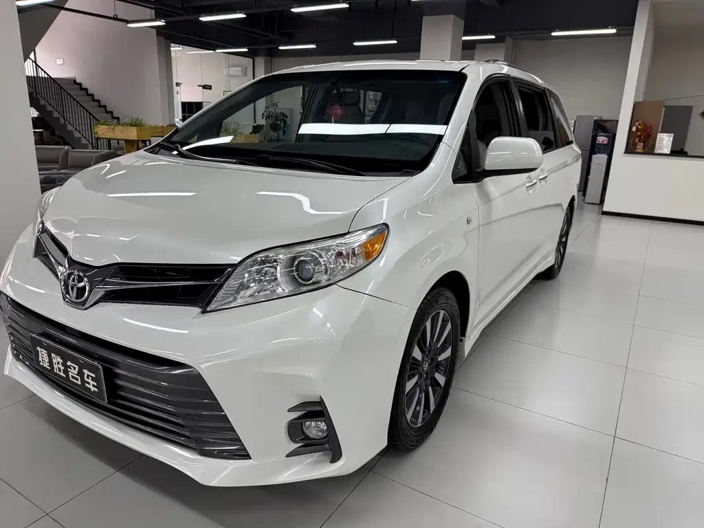 TOYOTA SIENNA