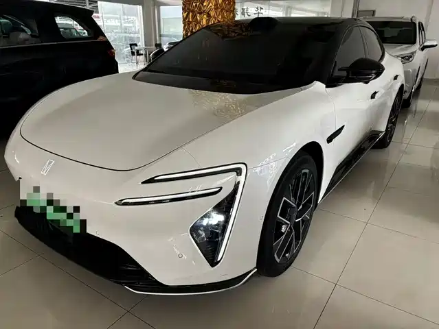 2025 Avatr 06