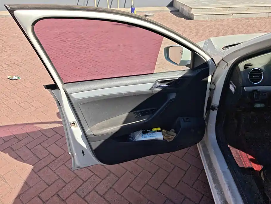 Volkswagen Jetta — миниатюра 7