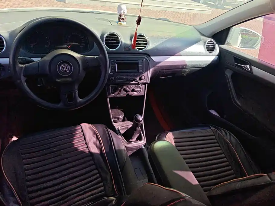 Volkswagen Jetta — миниатюра 12