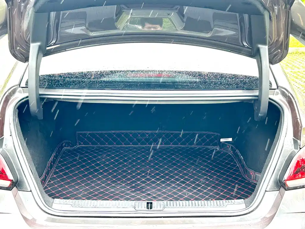 MG MG5 — миниатюра 9