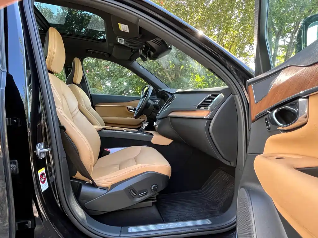 Volvo XC90 — миниатюра 15