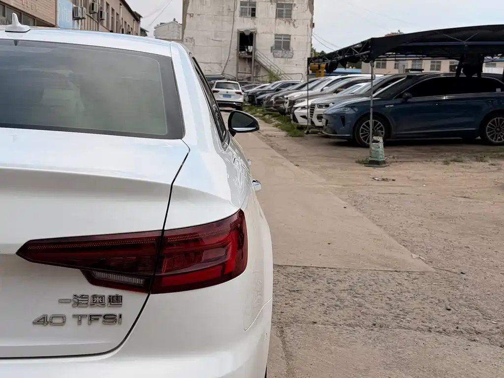 Audi A4L 2019 40 TFSI Fashion V