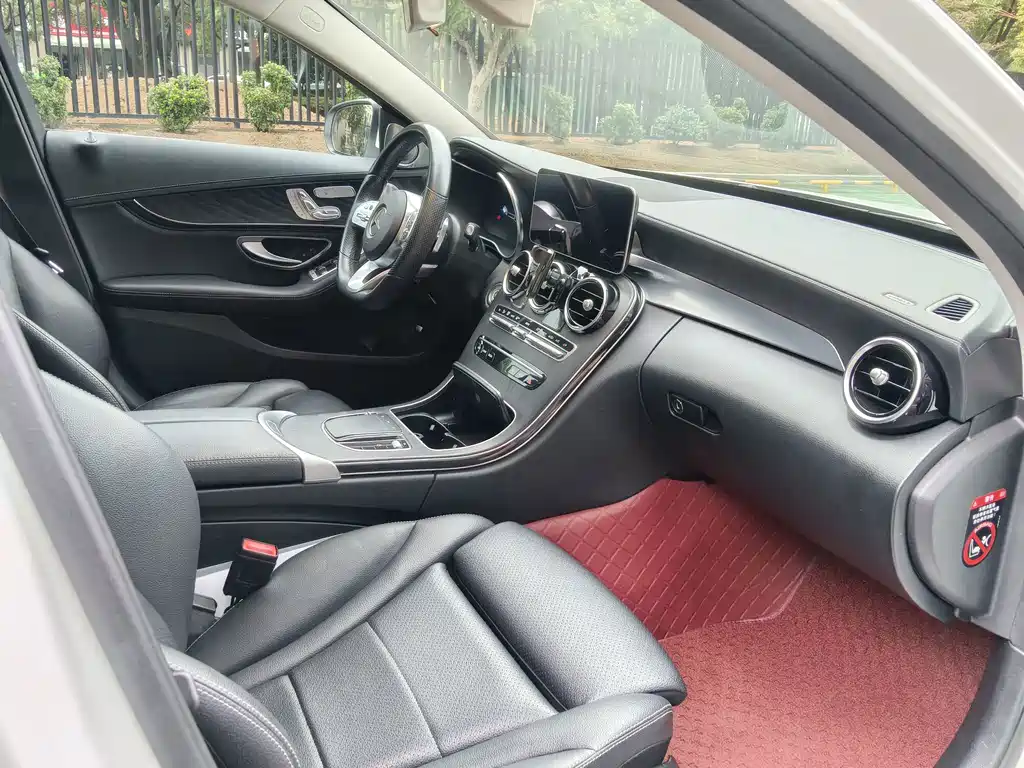 Mercedes-Benz C-Class — миниатюра 7