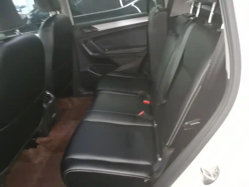 Volkswagen Tiguan L — миниатюра 17