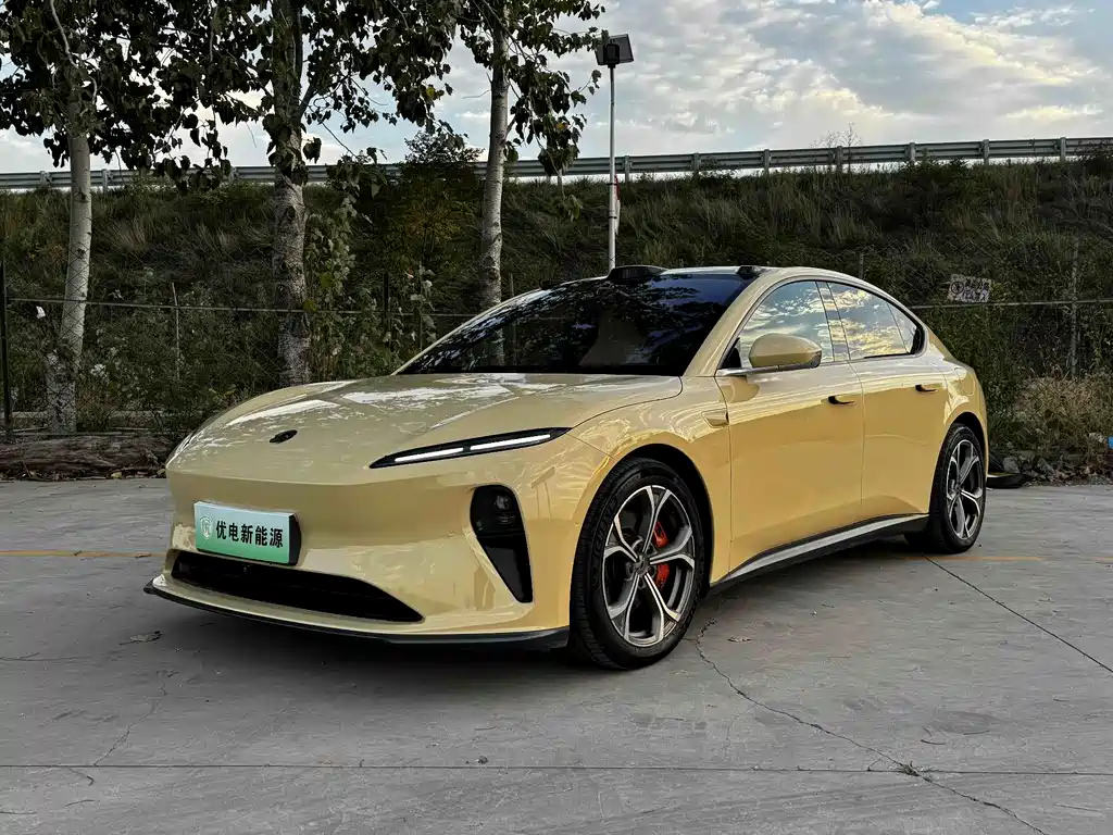 NIO ET5
