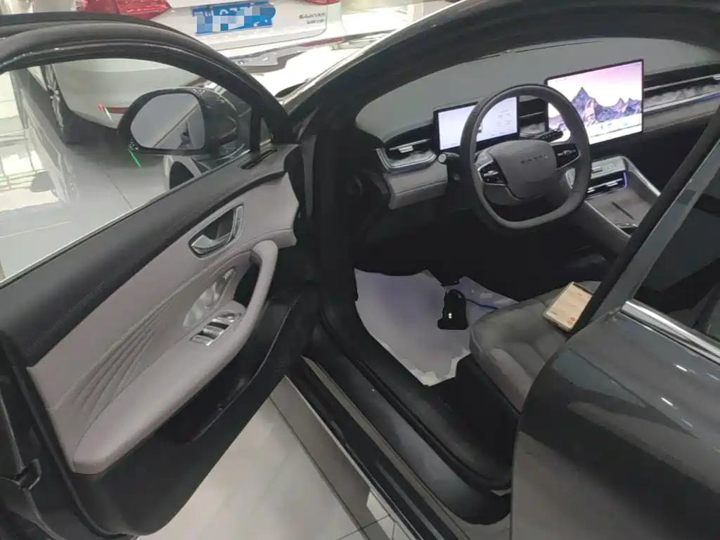 Roewe M7 DMH — миниатюра 16