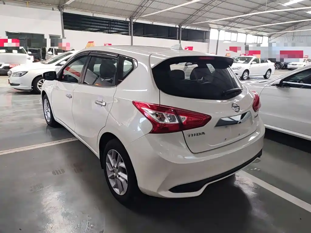 Nissan Tiida — миниатюра 5