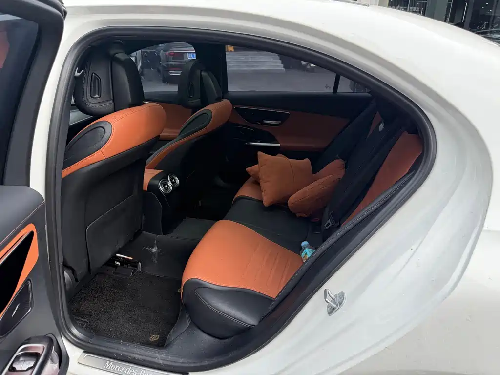 Mercedes-Benz C-Class — миниатюра 5