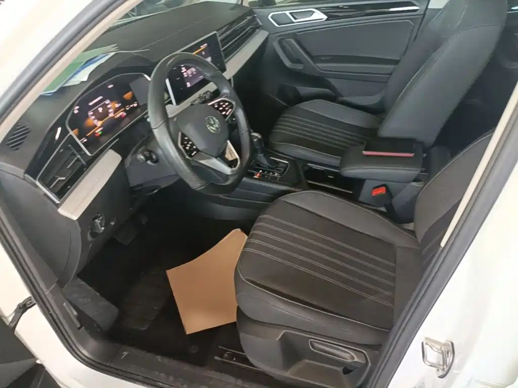 Volkswagen Tiguan L — миниатюра 15