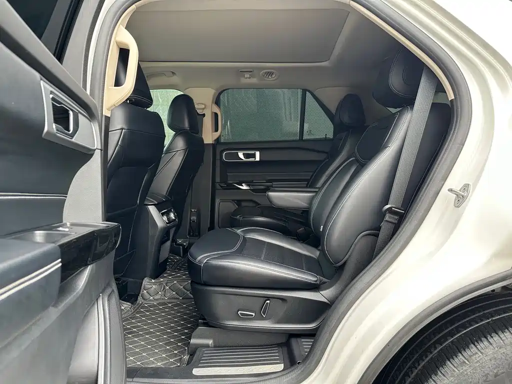 Ford Explorer — миниатюра 8