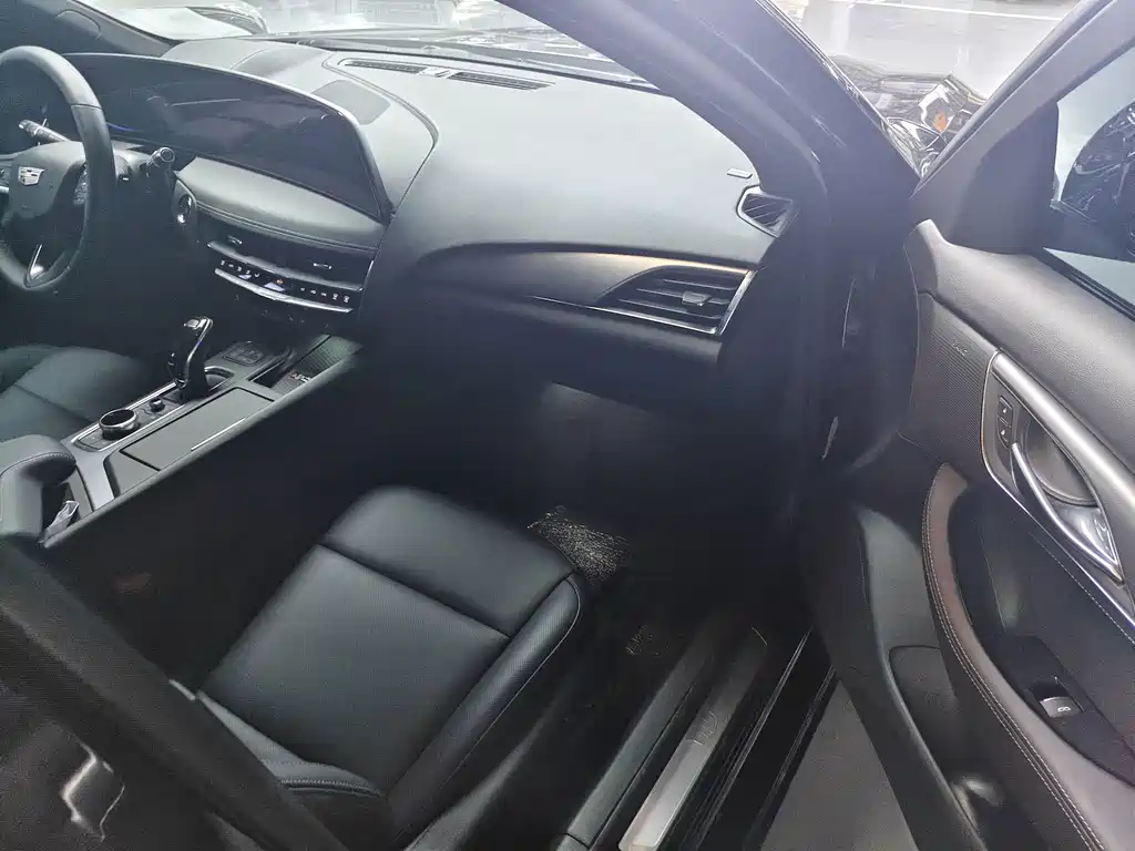 Cadillac CT5 — миниатюра 24