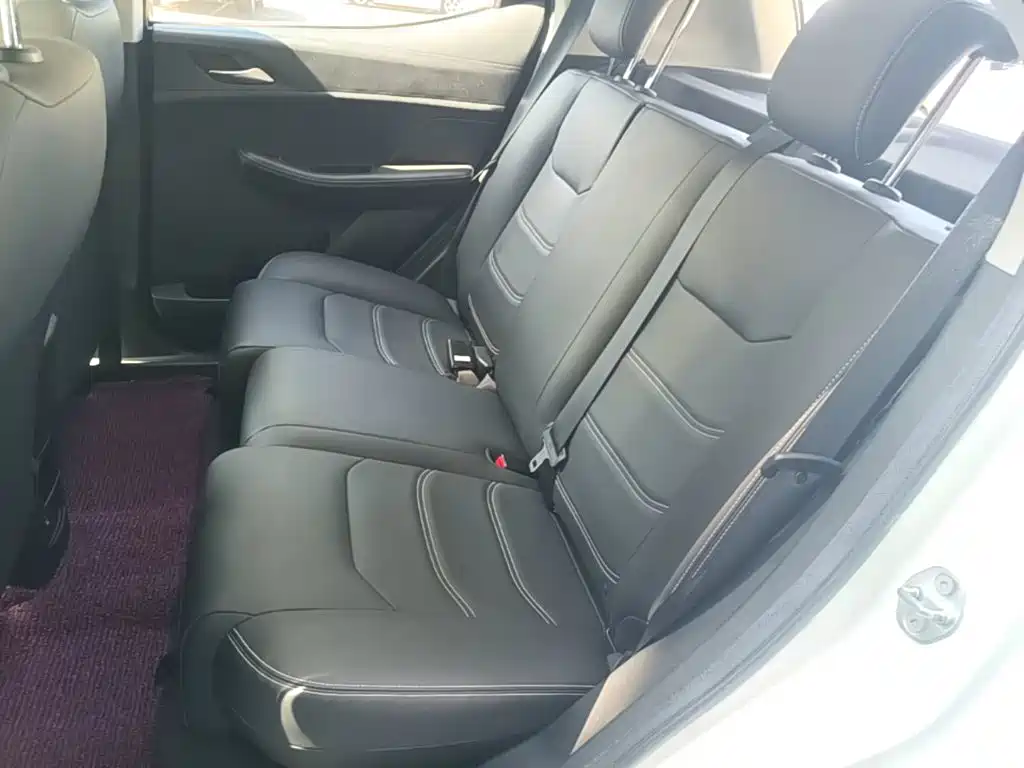 BYD Yuan EV — миниатюра 17