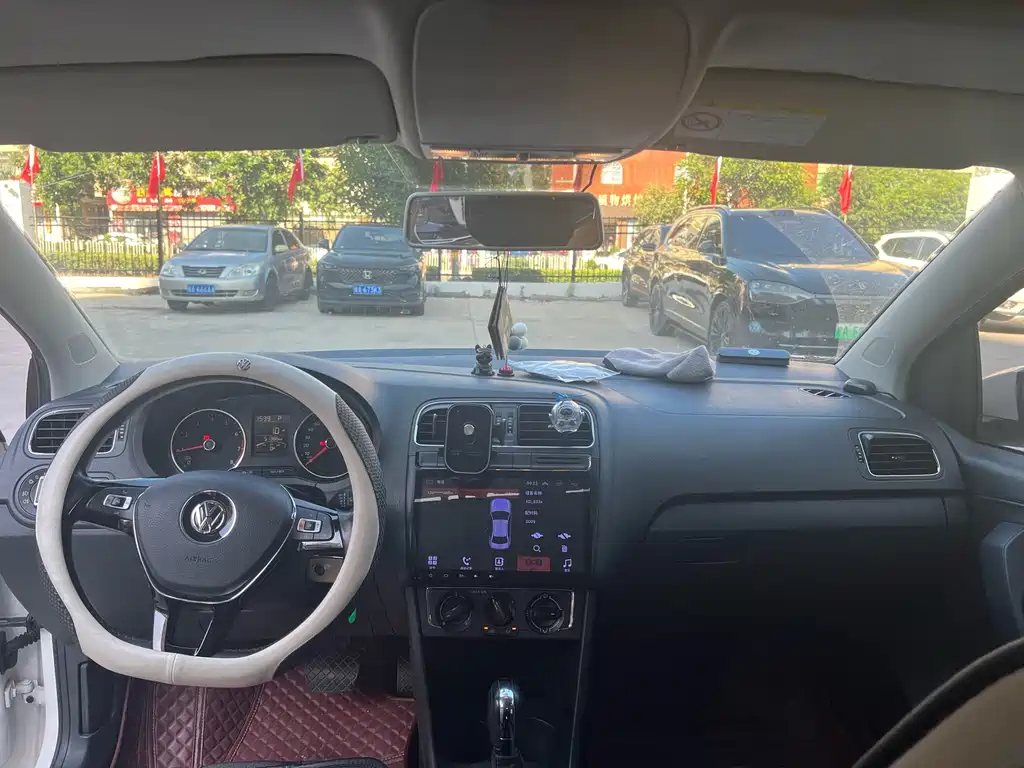 Volkswagen Polo — миниатюра 6