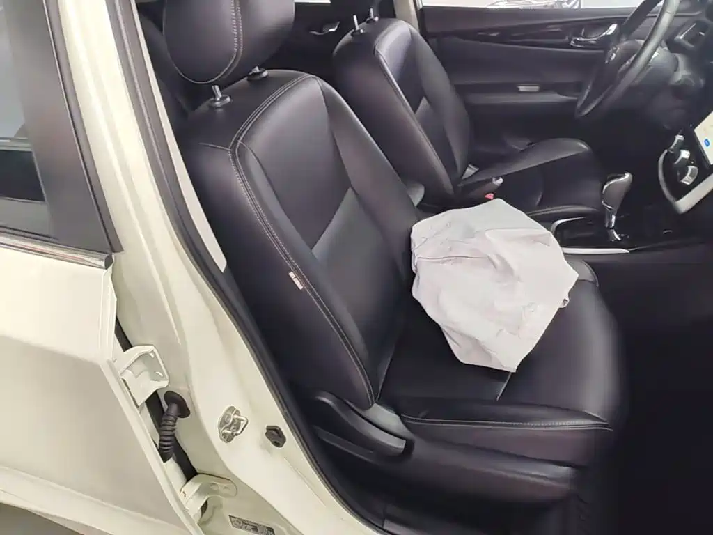 Nissan Tiida — миниатюра 25