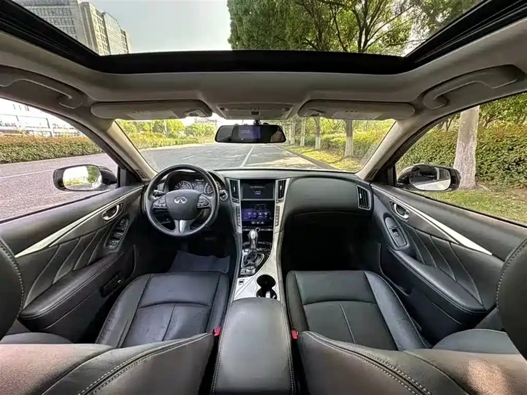 Infiniti Q50L 2015 2.0T Enjoy