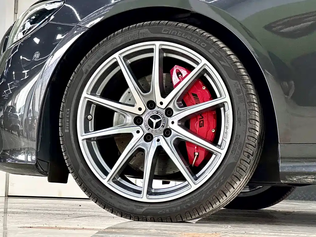 MERCEDES-BENZ E CLASS