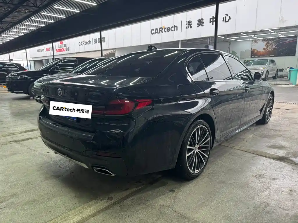 BMW 5 Series — миниатюра 8