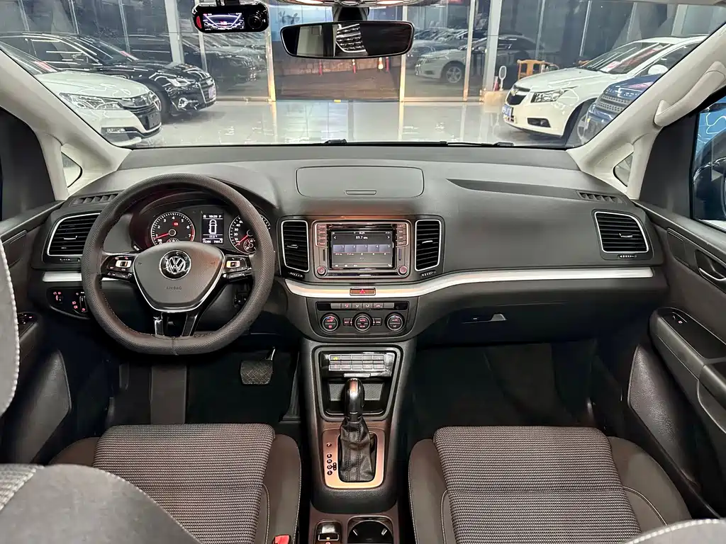 Volkswagen Sharan — миниатюра 9