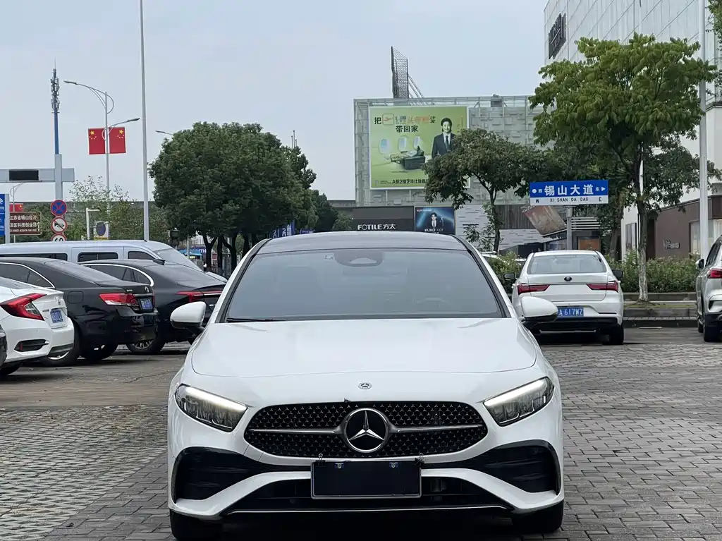 Mercedes-Benz A-Class — миниатюра 2