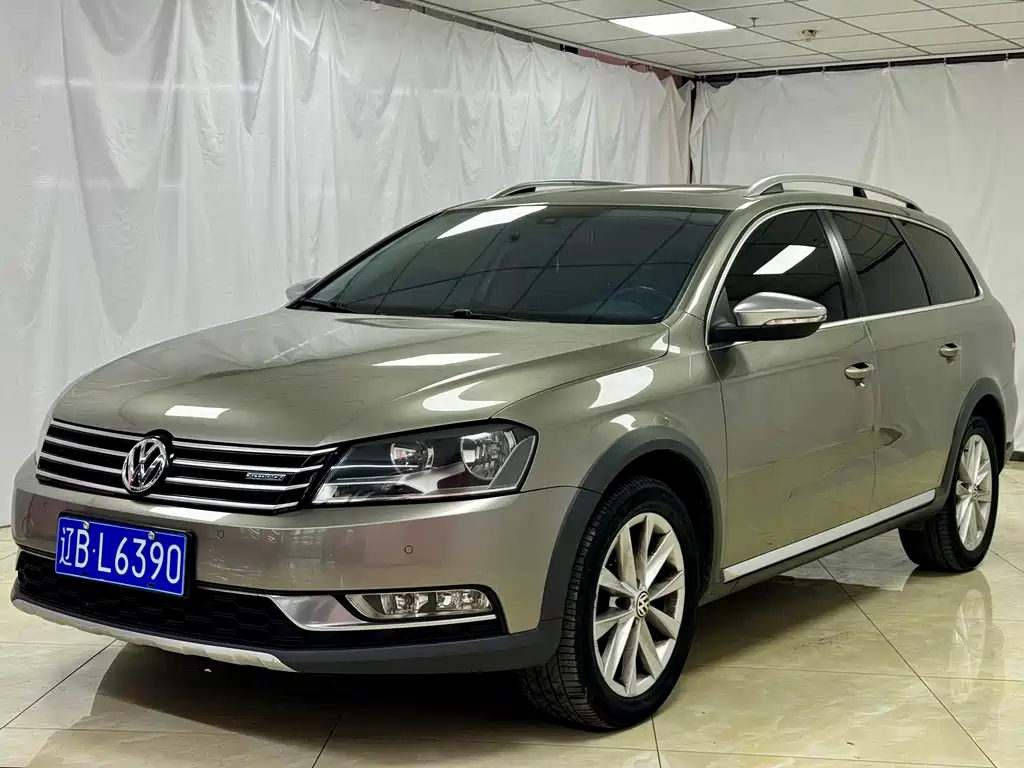 Volkswagen Magotan (Import) 2014