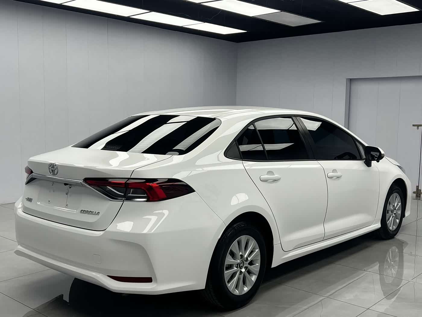 Toyota Corolla 1.5 л 2022 г. Белый, пробег 24000 км