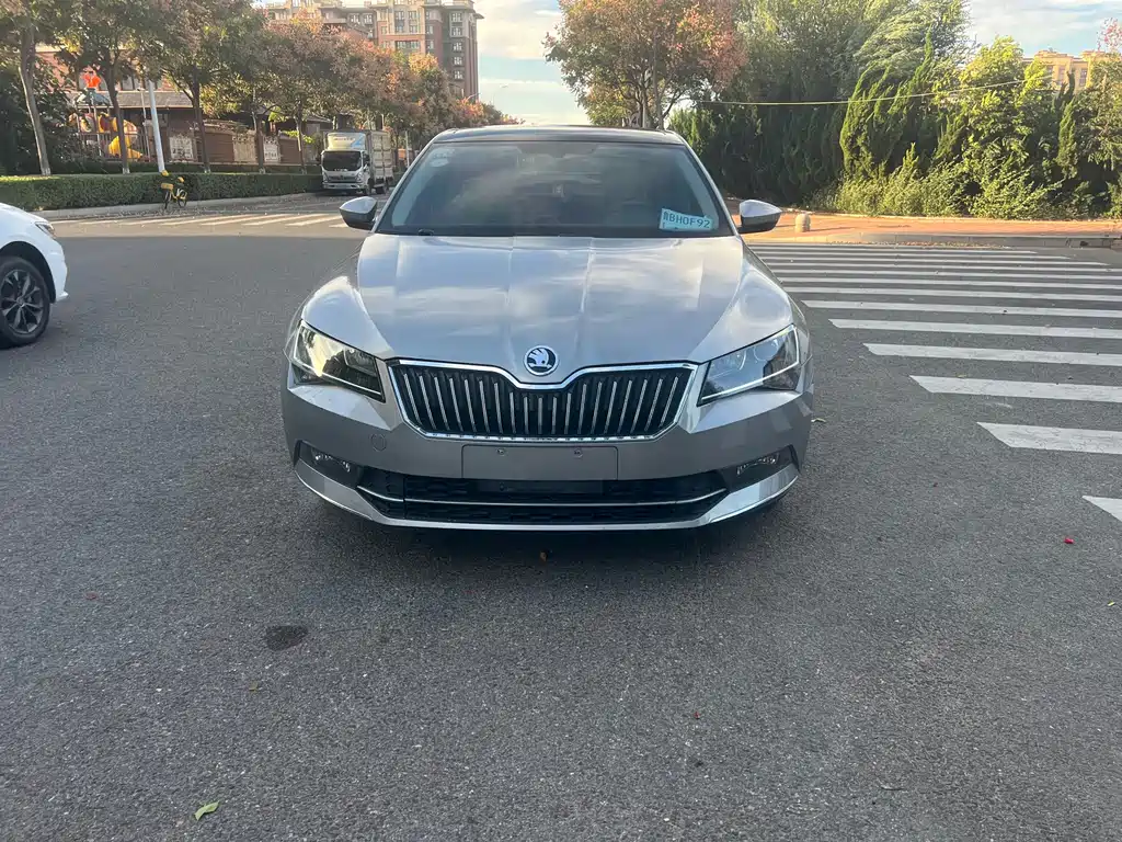 Skoda Superb — миниатюра 2
